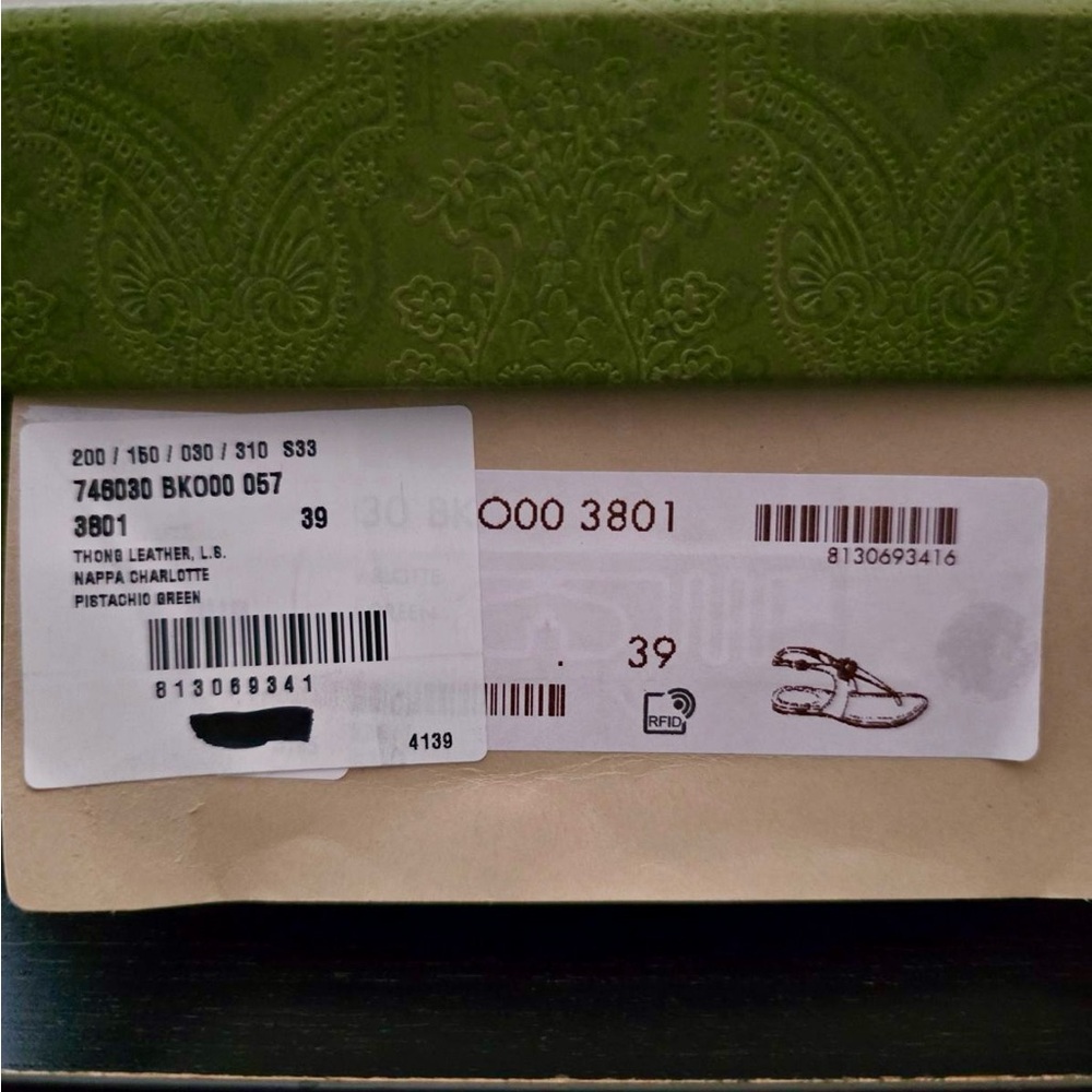 Gucci Double G Thong Sandals - Picture 9 of 9
